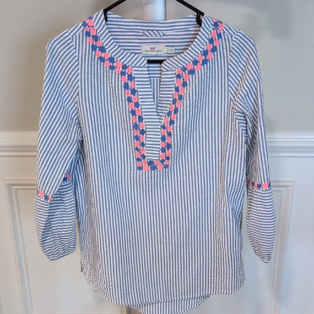 Vineyard Vines XS Blue Striped Blouse with Pink Embroidery